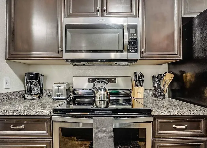 2 Community Pools-fully Stocked For Longer Apartment *