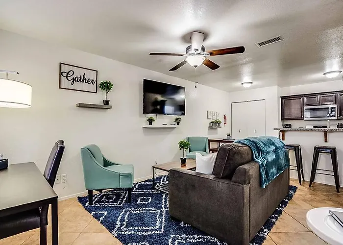 Apartment 2 Community Pools-fully Stocked For Longer