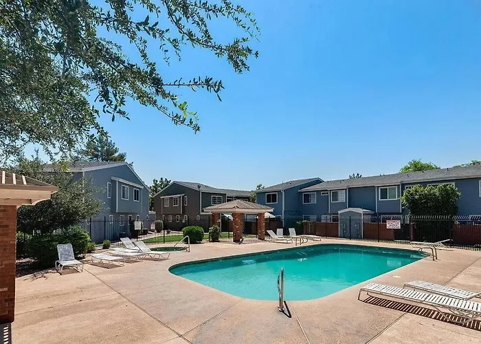 2 Community Pools-fully Stocked For Longer Mesa