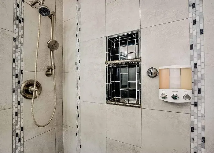 2 Community Pools-fully Stocked For Longer
