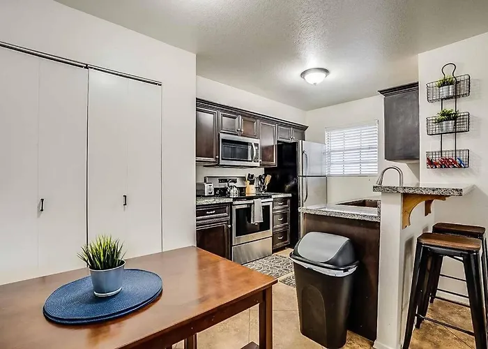 2 Community Pools-fully Stocked For Longer Apartment Mesa