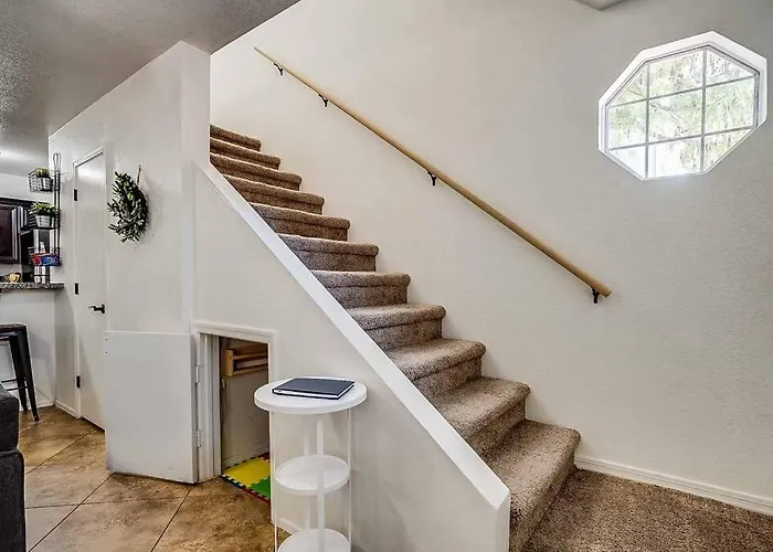 Apartment 2 Community Pools-fully Stocked For Longer *
